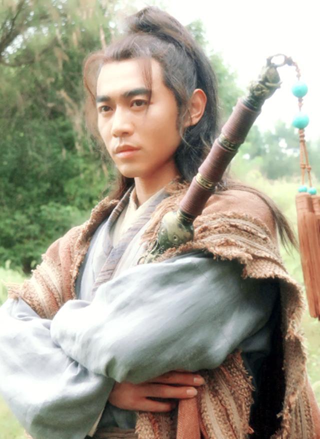 铁伞怪侠岳霆两次打暗器皆出错说说被张三丰寄予厚望的武当传人