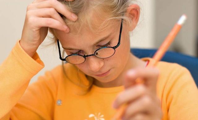 左撇子更聪明 三个国家科学家辟谣 左右手都能用的孩子更聪明 腾讯新闻