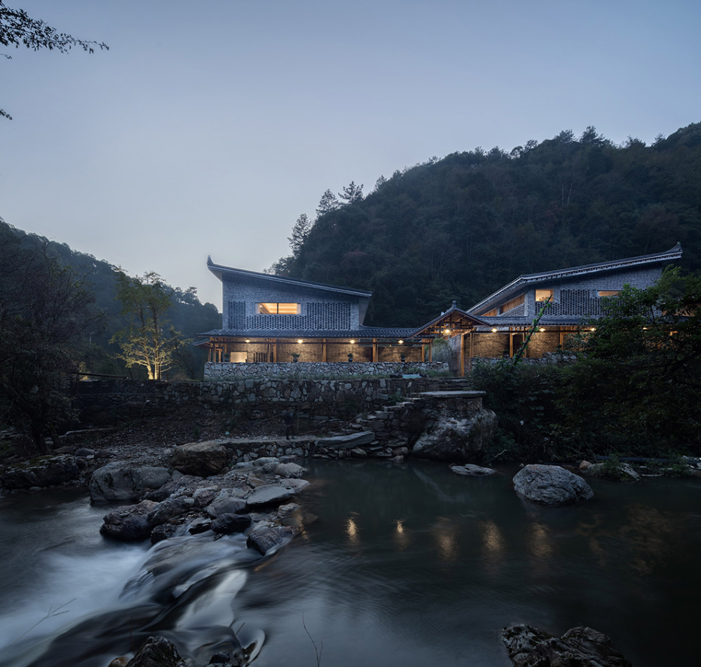 大山里的民宿设计太美了