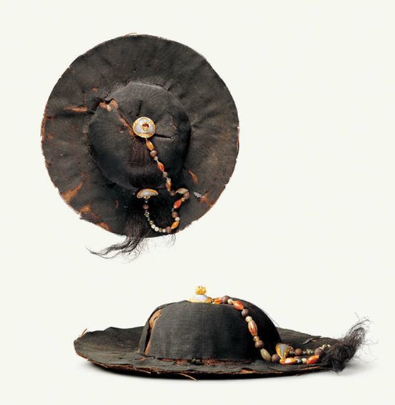 罟罟冠汪氏家族墓出土的罟罟冠是元代已婚蒙古妇女的一种独特冠制