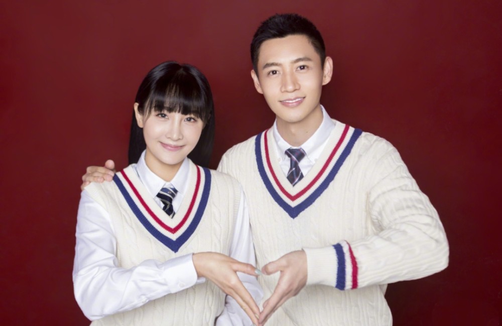 郑恺苗苗官宣结婚晒结婚证合照网友两人闪婚型爱情可取吗