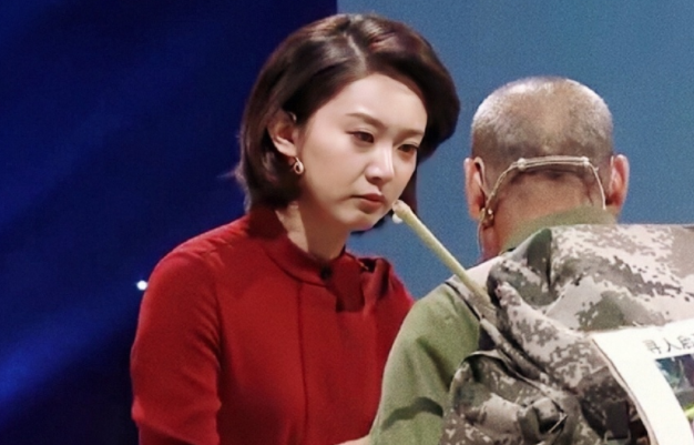 李七月凭借《等着我》被关注