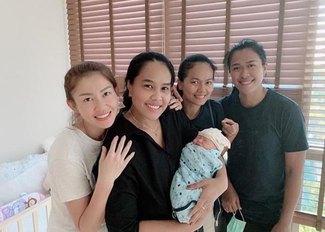 冯坤爱子正面照曝光!