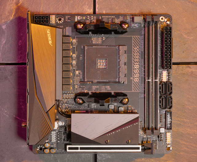 技嘉发布b550aorus系列主板多种供电配置新版易用bios