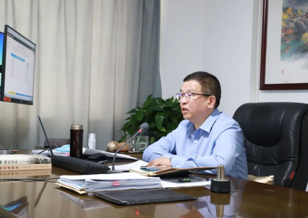 李建立指出,疫情发生以来,全市法院两级党组认真贯彻落实党中央,省委