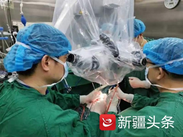 天山网讯(文/图  记者  刘一鸣  通讯员  曹瀚文)"慢慢抬起你的左手