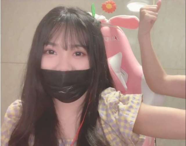 小团团闺蜜接受采访，揭露小团团私生活，回应不露脸原因