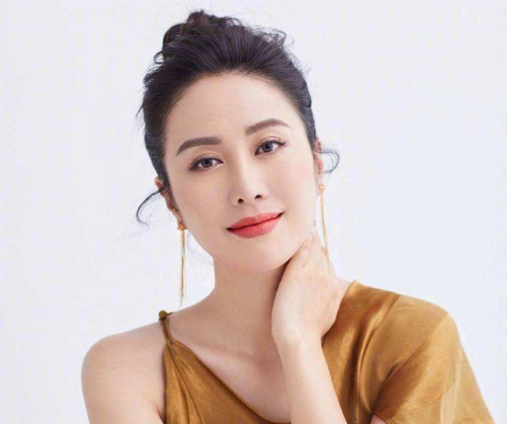 叶璇|叶璇自曝离开TVB原因，称演电影比演电视剧高级？走的时候眼泪掉