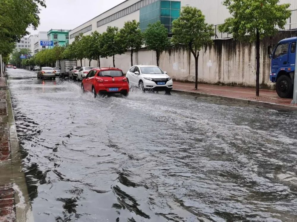 暴雨襲擊鮀城!今天汕頭多地淹水