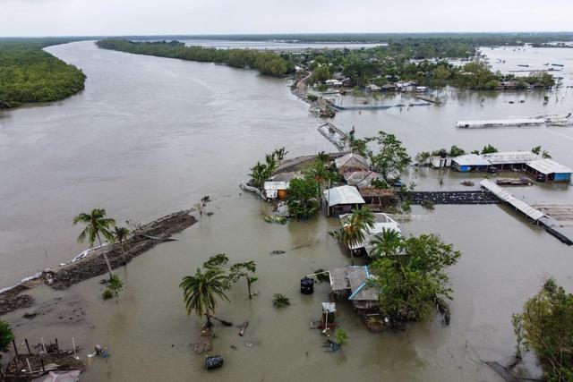 孟加拉湾有史以来,最强飓风安潘,袭击孟加拉国,飓风过后一片狼藉