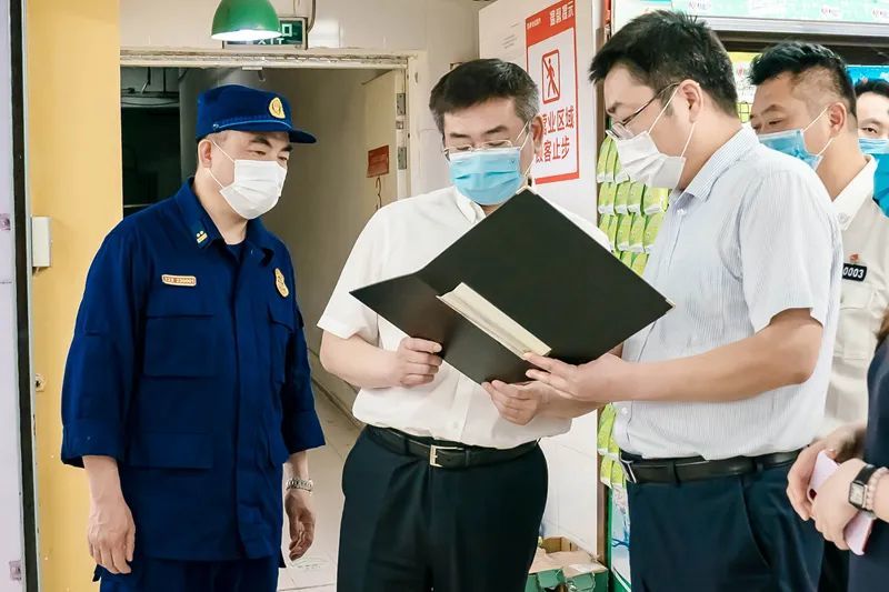 检查结束后,刘伦波副区长对"两会"消防安保工作提出