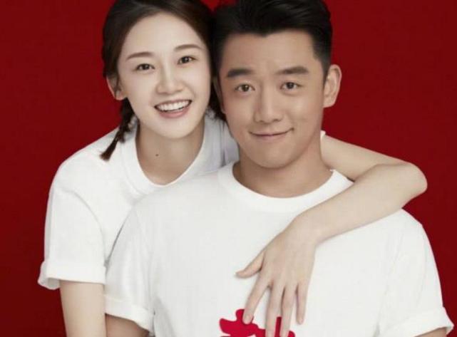 郑恺与苗苗秀结婚证 前女友程晓玥心情复杂 发布20字又秒删 腾讯网