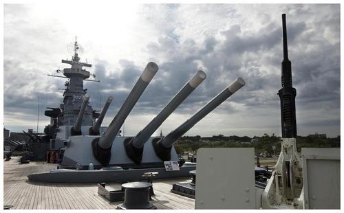 1942年的卡萨布兰卡之战,美军马萨诸塞号战列舰mk-6舰炮发射的一枚mk8