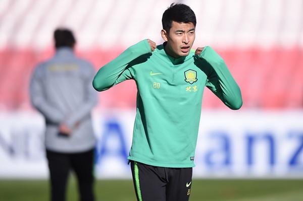 国安球员王子铭不理睬青岛球迷遭投诉事后回应当时确实回礼了