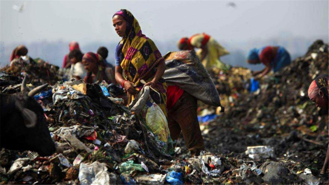 洋垃圾"而沾沾自喜,甚至不少印度人甚至非常疑惑,外国人淘汰的这些好