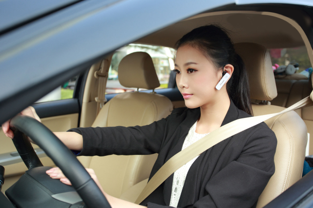 我大舅妈就是女司机,专职的,几年前退休,退休前拿着一般感念中最高