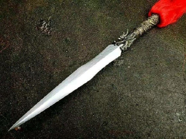 美国人认为最强的冷兵器:第1战神吕布专用,第2秦国随处可见