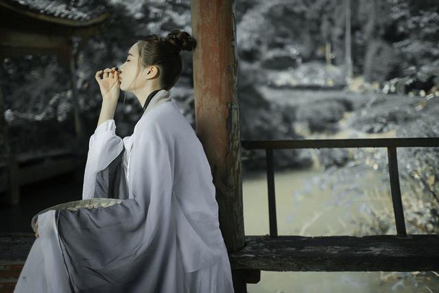 李白|这位三流诗人被与李白并列，有首诗衍生一个成语，我们常挂在嘴边