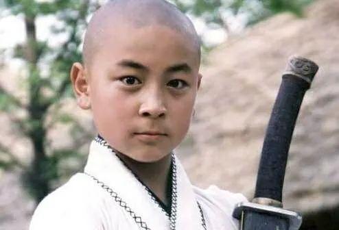 释小龙|释小龙：从当红童星到默默无闻，被时代抛弃连声招呼都没打