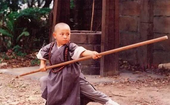 释小龙|释小龙：从当红童星到默默无闻，被时代抛弃连声招呼都没打