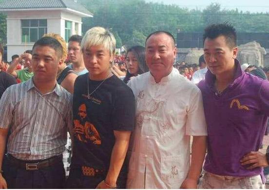 释小龙|释小龙：从当红童星到默默无闻，被时代抛弃连声招呼都没打