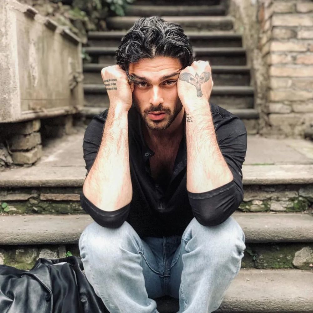 他成为了guess最新代言人