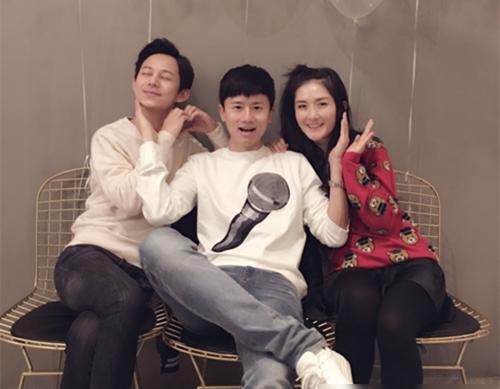 蔡徐坤|青春芒果夜阵容官宣：蔡徐坤和朱一龙齐聚，黄晓明带16个姐姐参加