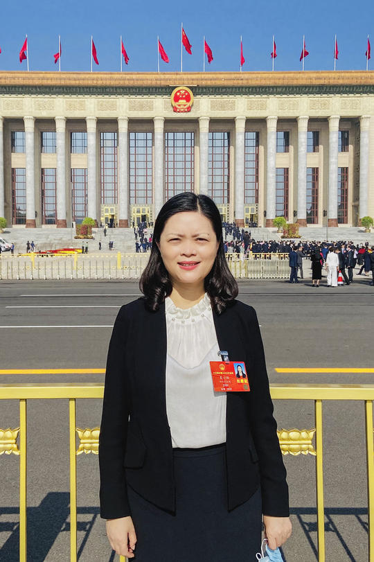 四川省峨眉山市市长,峨眉山景区管委会主任吴小怡