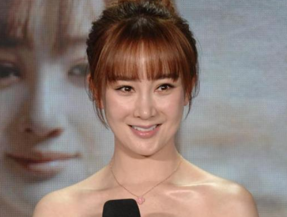 两人一前一后开心官宣,可因为之前的"小三"事件,张檬的恋情还是受到了