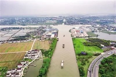 沱河發源於河南省夏邑縣虯龍溝,經安徽宿州紫蘆湖,東注靈璧,至濠城入