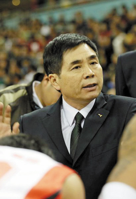 马连保是地地道道的济南人,他出生于体育世家,他的叔叔马清宗是中国第