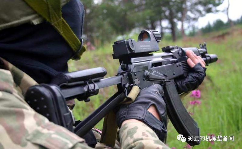 拥有多种口径的ak-100系列,一开始就为了恰烂钱