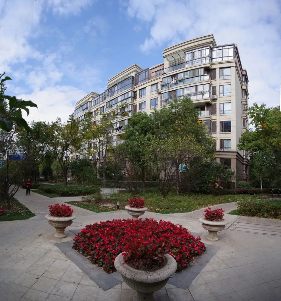 03 南桥金茂悦 大居沿南奉公路两侧 05 大居四标段 资料:奉贤新城