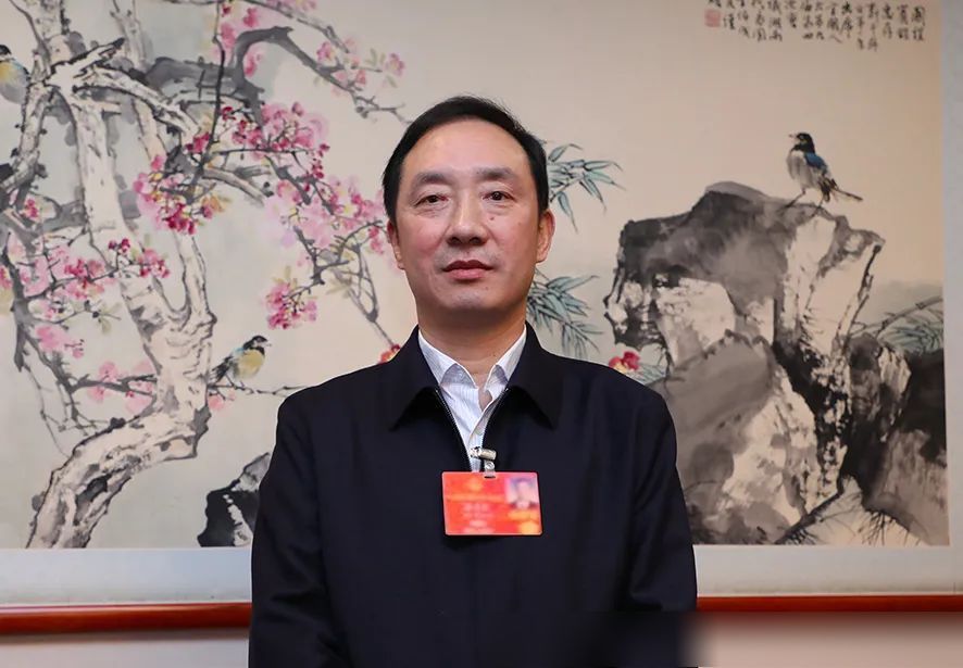 龚定荣代表出水上云着力打造潜江龙虾公用品牌