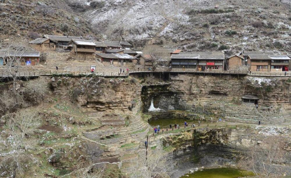 山西发现建在绝壁上数百年的悬空村 真正建在空中的原始村庄 腾讯新闻