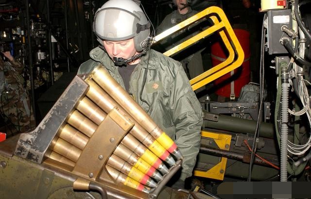 小口径的37毫米高炮除了打飞机还能打坦克工事吗