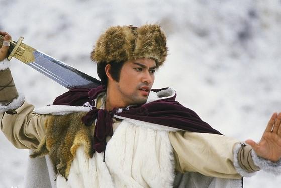 金庸先生笔下,人丁不旺的两个家族,却个个都是高手