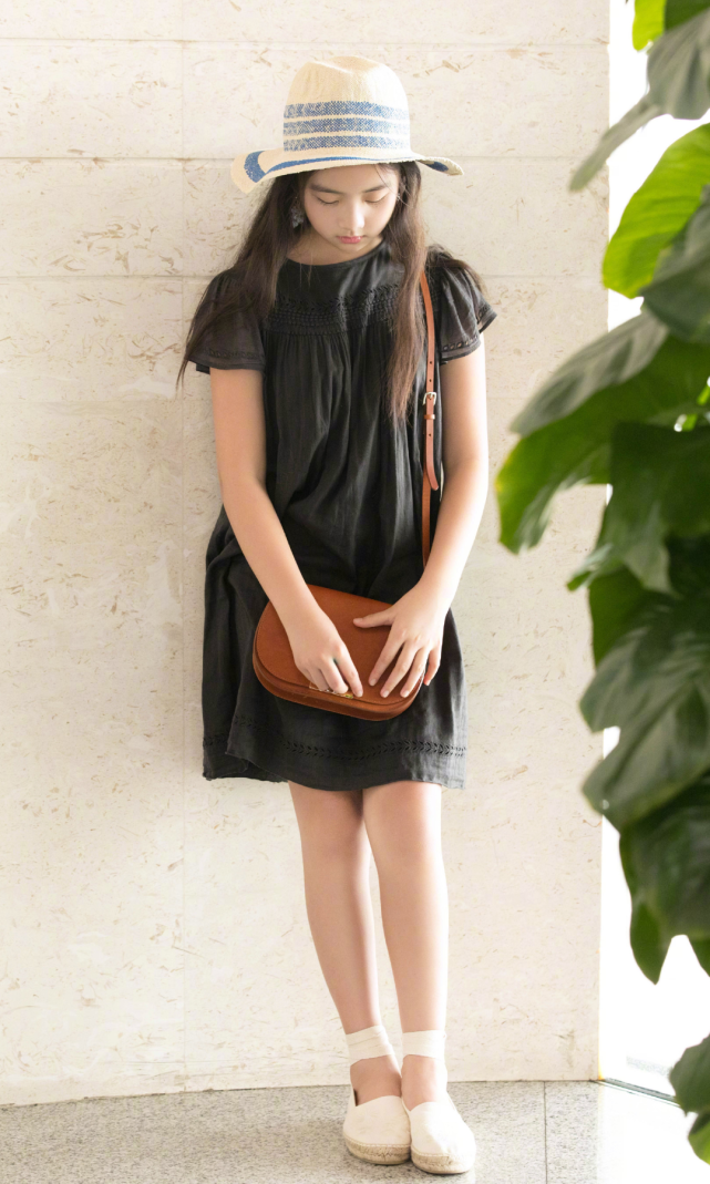 黄多多的年纪虽然不是很大,但是每次出现在镜头当中