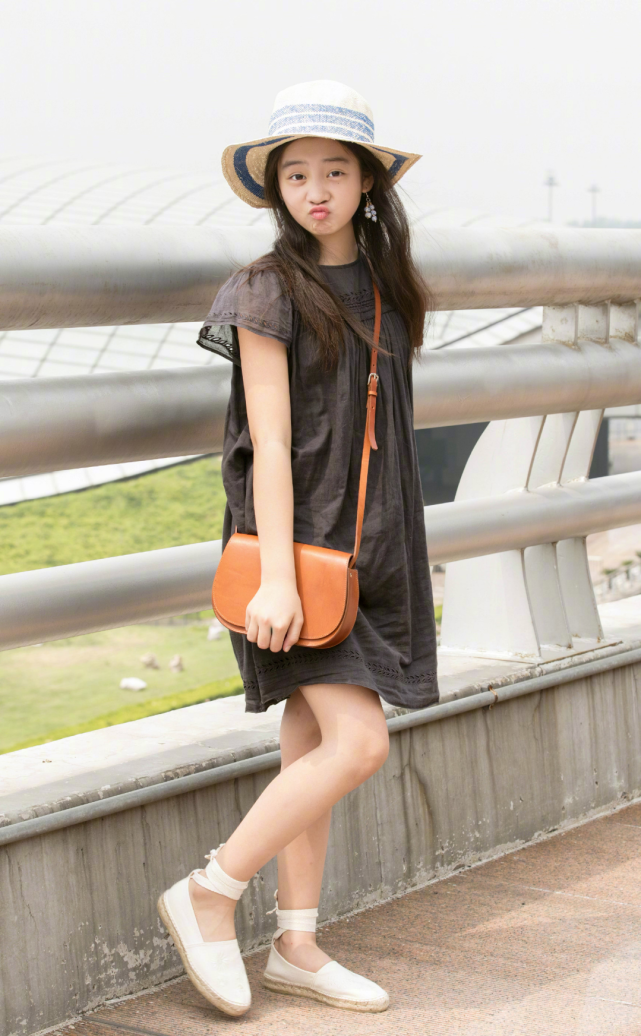 14岁黄多多太绝了!挑战常人嫌弃的"绷带鞋",还能秀1米3腿