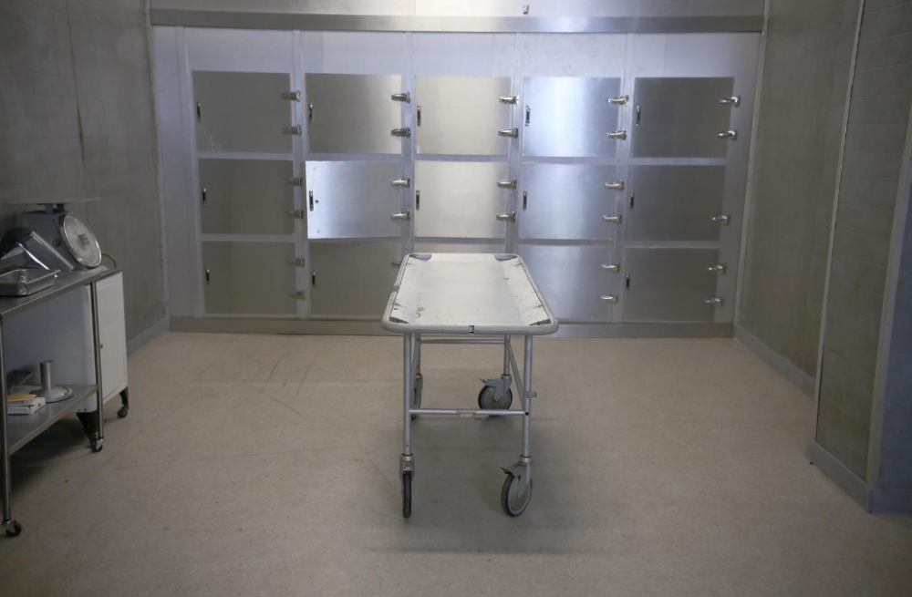 俄罗斯护士称被隔离在停尸房,在尸体气味中熬过漫长夜,非常阴冷