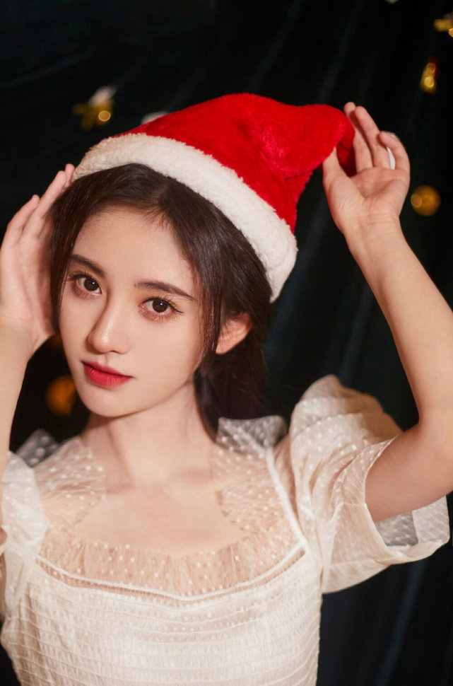 鞠婧祎化身圣诞女孩儿花容月貌俊俏俊美可爱的小鞠倾情演绎美好童话