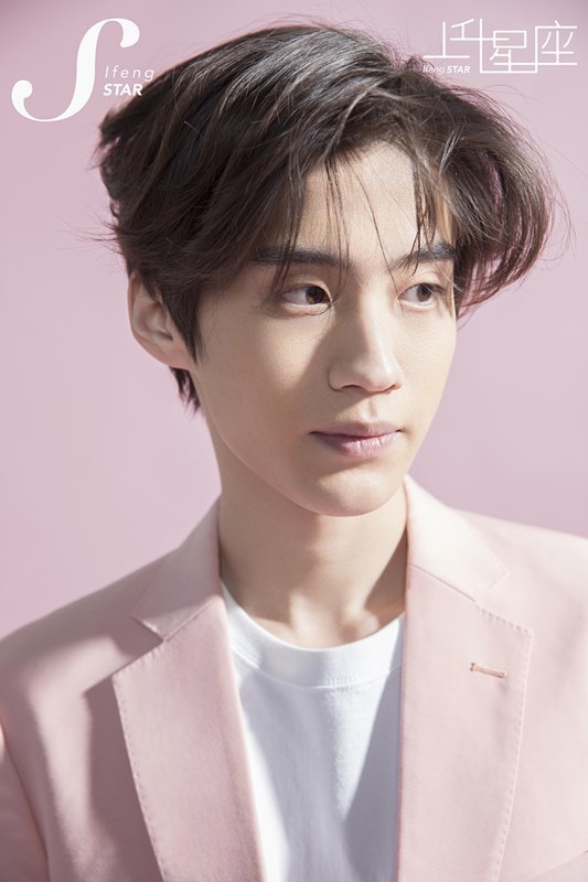 yes娱乐5月25日讯近日,00后新生代演员边天扬曝光了一组樱花大片,在