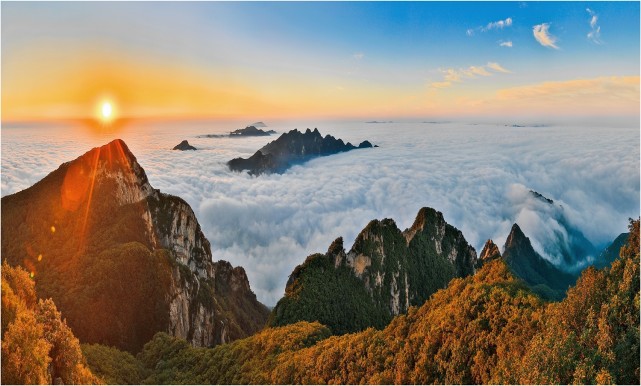 辽宁丹东凤凰山:云海日出 蔚为壮观