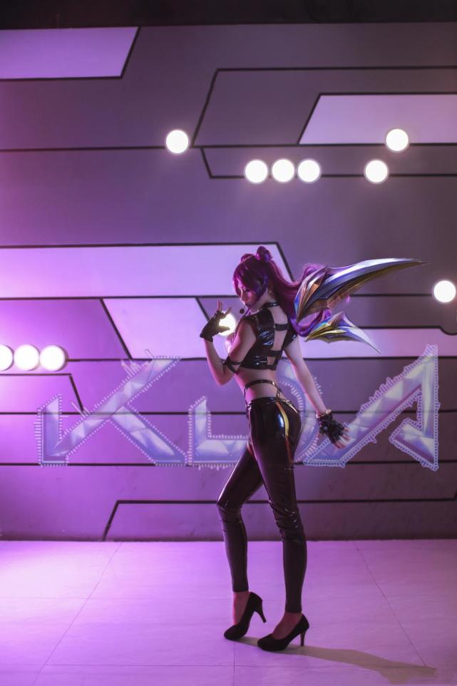 kda卡莎cos鉴赏原来高跟鞋和皮裤还可以这样搭配