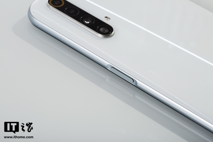 【it之家开箱】realme真我x50m银河白配色图赏