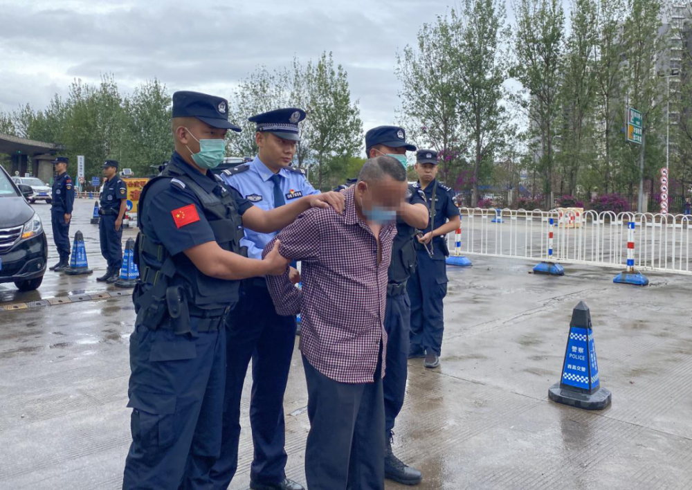 西昌一命案逃犯被抓获归案_腾讯新闻