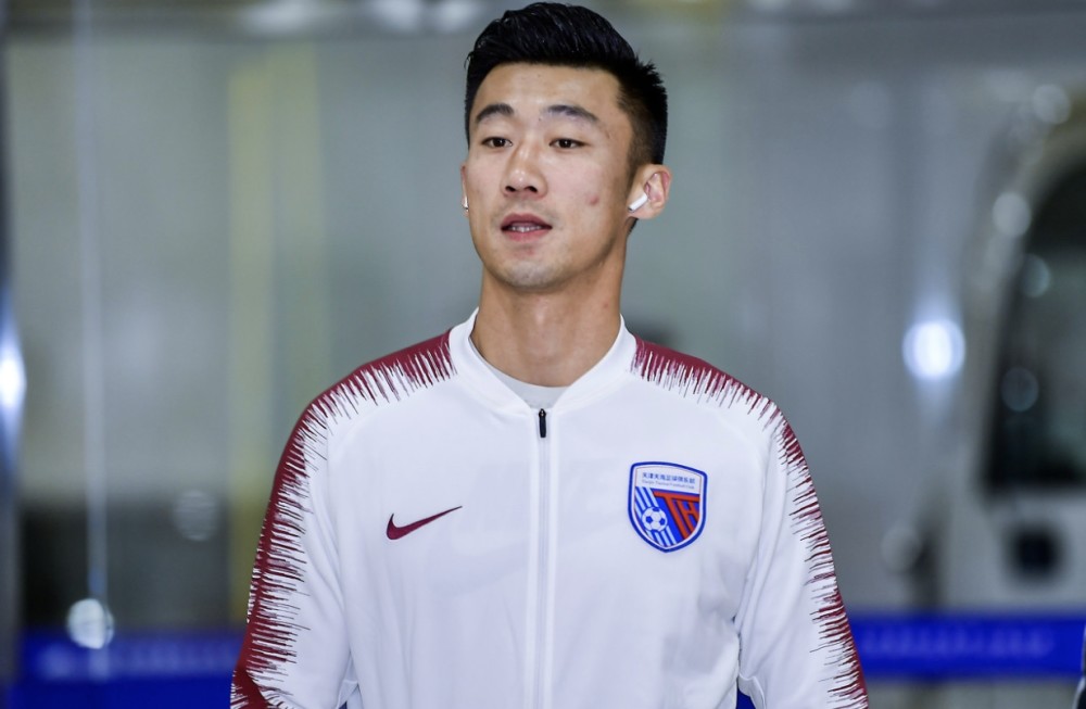 前天海门将张鹭已经抵达深圳将与深足展开谈判有望加盟球队