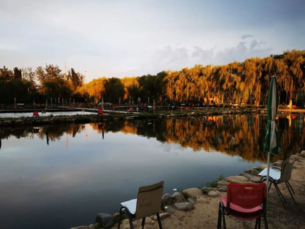 走进北京蟹岛垂钓园