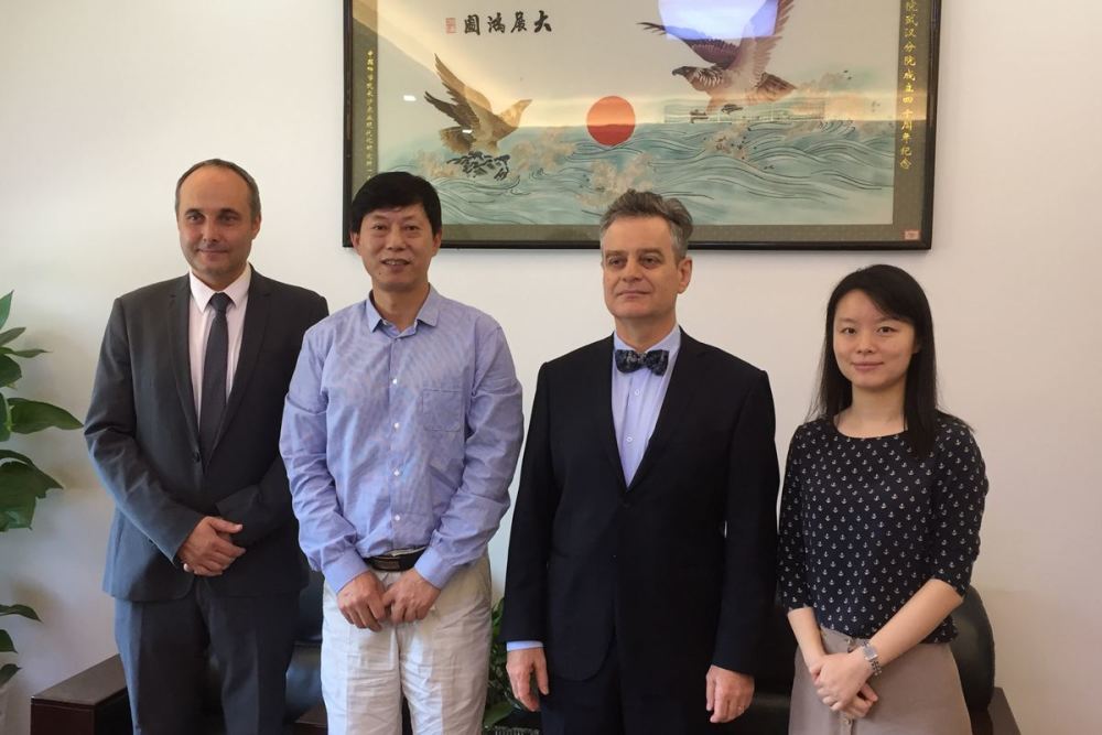 王延轶接受采访发声,引发热议,却让舒院士遭质疑,网友反应不一_腾讯