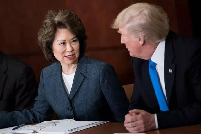 美交通部长赵小兰涉嫌滥用职权遭调查 特朗普被指公然袒护 美国 时政 特朗普 赵小兰 交通部 米奇 麦康奈尔